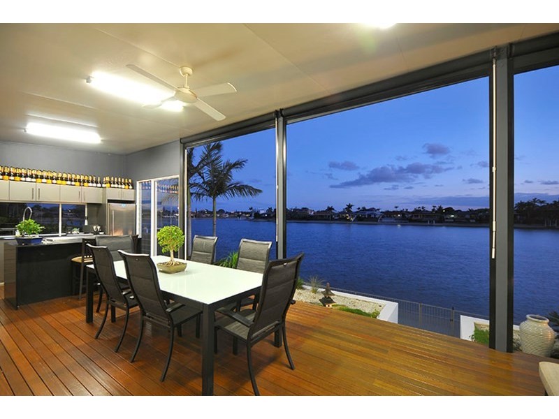 7 Salacia Avenue, Mermaid Waters QLD 4218