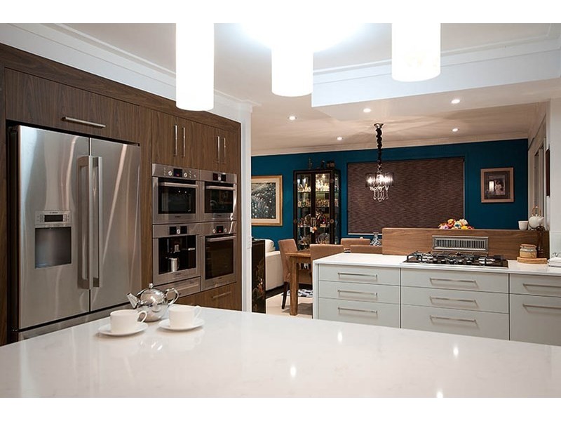 7 Salacia Avenue, Mermaid Waters QLD 4218