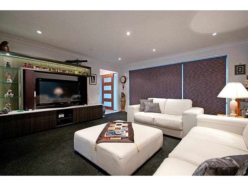 7 Salacia Avenue, Mermaid Waters QLD 4218