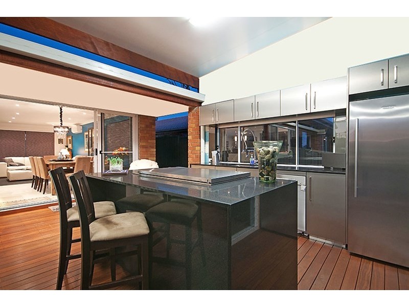 7 Salacia Avenue, Mermaid Waters QLD 4218