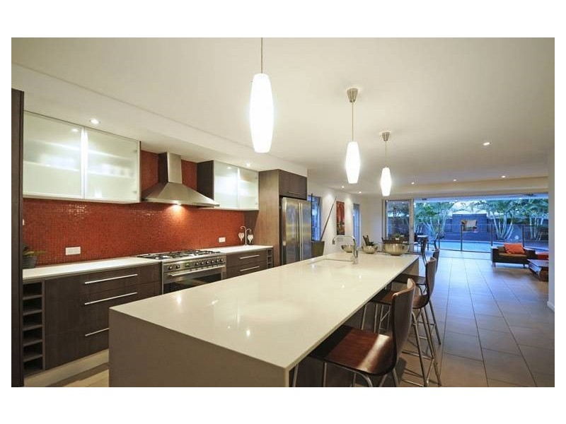 9 Bardon Avenue, Miami QLD 4220