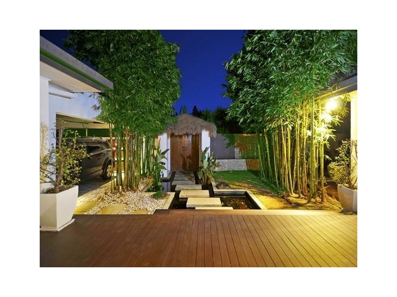 20 Barrier Reef Drive, Mermaid Waters QLD 4218