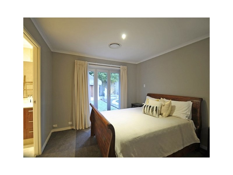 20 Barrier Reef Drive, Mermaid Waters QLD 4218