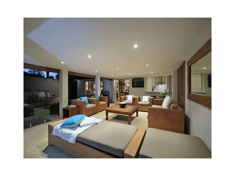 20 Barrier Reef Drive, Mermaid Waters QLD 4218