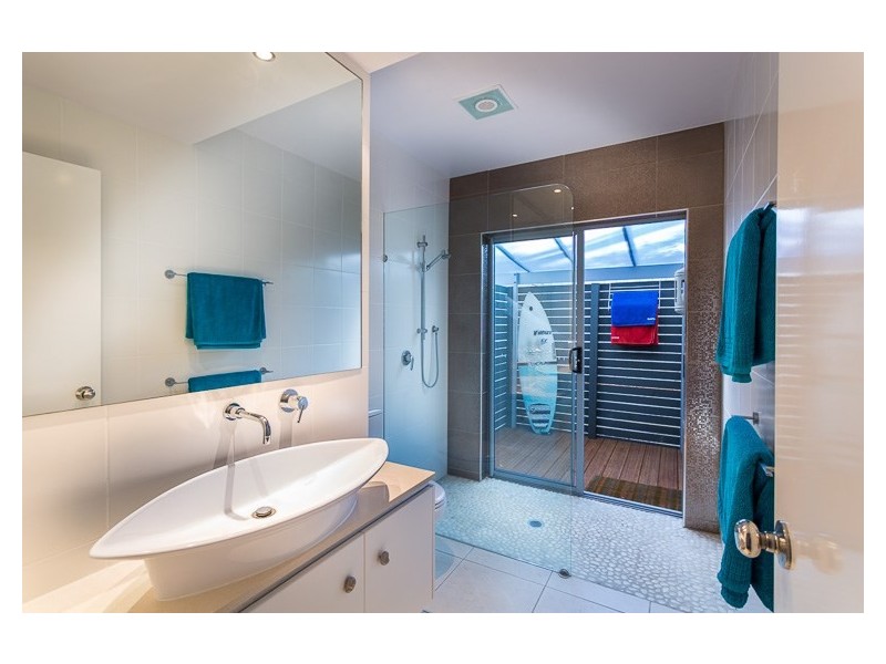 2/56 Teemangum Street, Currumbin QLD 4223