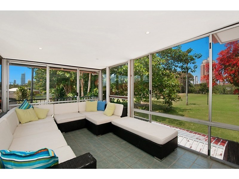 145 Allambi Avenue, Broadbeach Waters QLD 4218