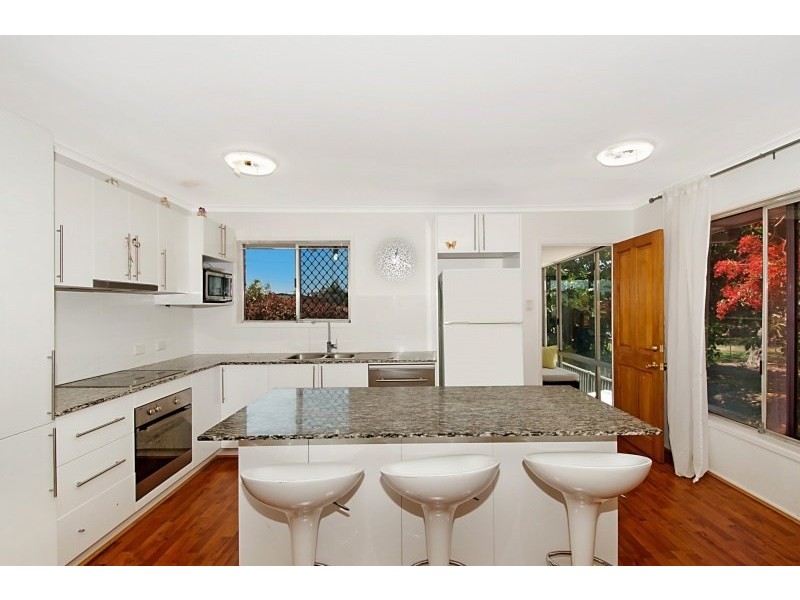 145 Allambi Avenue, Broadbeach Waters QLD 4218