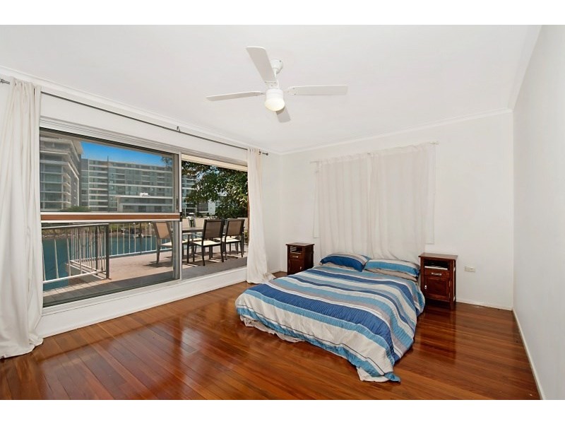 145 Allambi Avenue, Broadbeach Waters QLD 4218