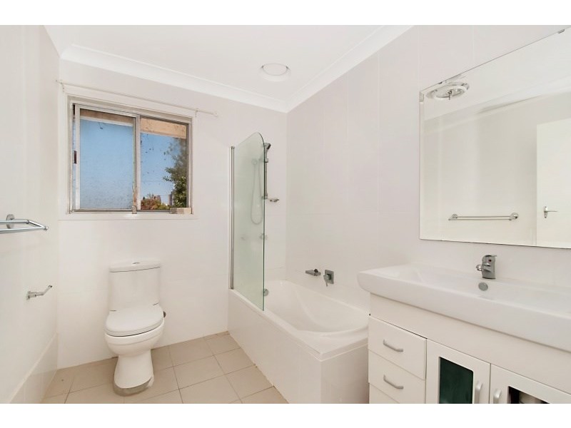 145 Allambi Avenue, Broadbeach Waters QLD 4218