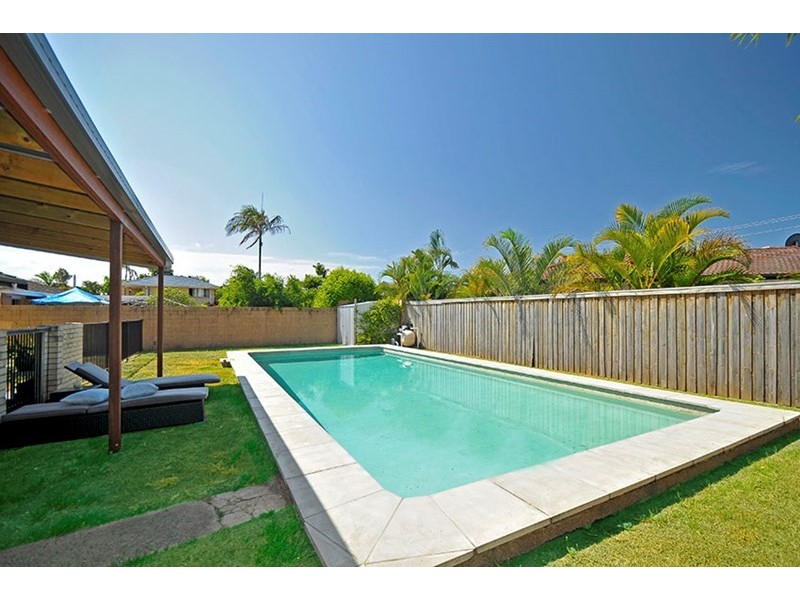 34 Boongala Road, Broadbeach Waters QLD 4218
