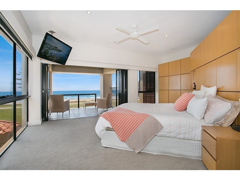 134A Marine Parade, Nobby Beach QLD 4218