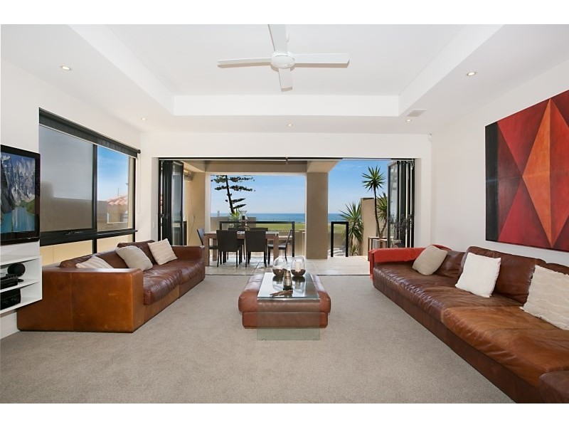 134A Marine Parade, Nobby Beach QLD 4218