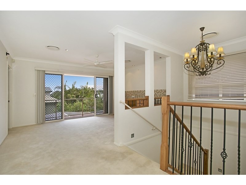 4 Valbonne Avenue, Varsity Lakes QLD 4227