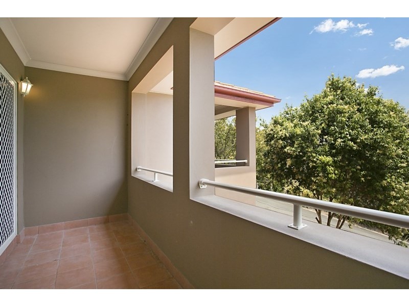 4 Valbonne Avenue, Varsity Lakes QLD 4227