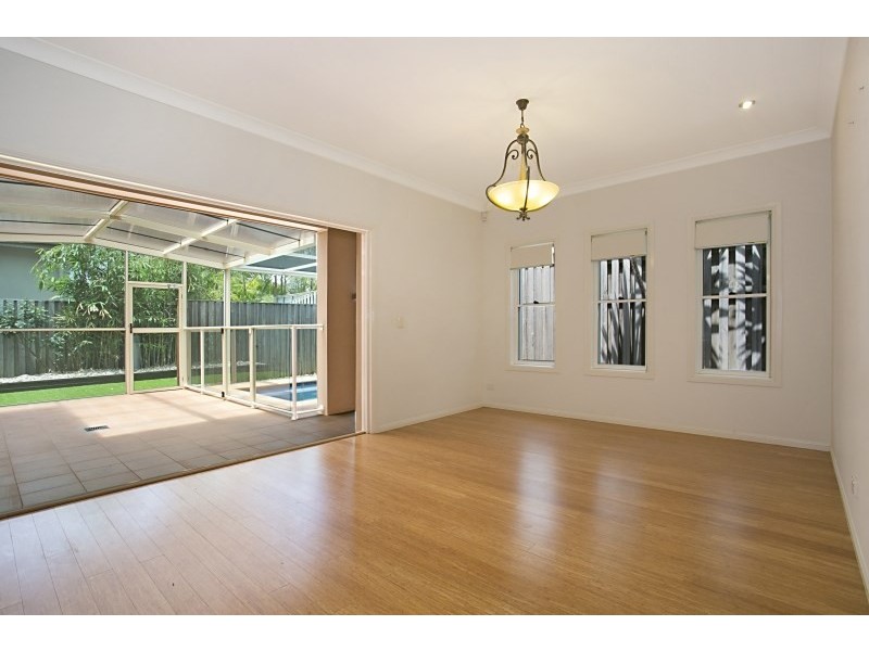 4 Valbonne Avenue, Varsity Lakes QLD 4227