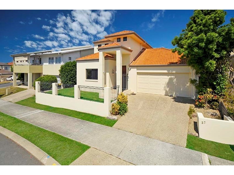 37 Bayswater Avenue, Varsity Lakes QLD 4227