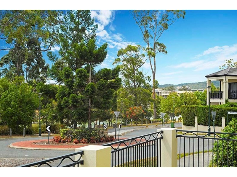 37 Bayswater Avenue, Varsity Lakes QLD 4227