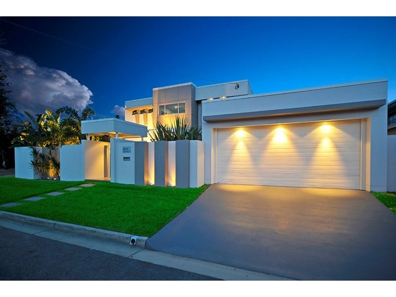 22 Lakeside Avenue, Broadbeach Waters QLD 4218