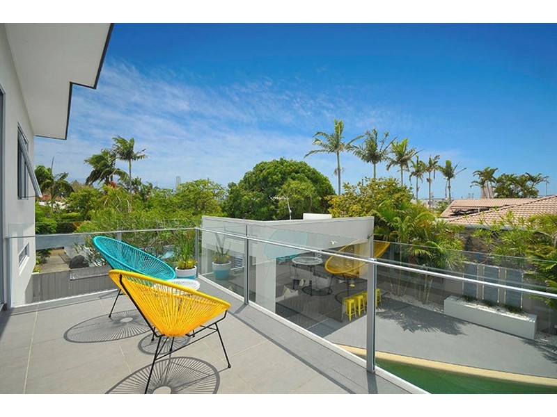 22 Lakeside Avenue, Broadbeach Waters QLD 4218