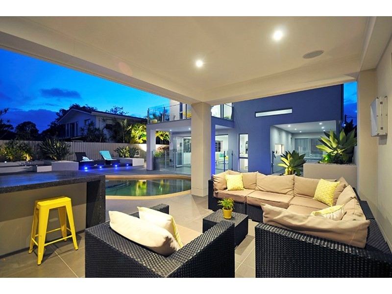 22 Lakeside Avenue, Broadbeach Waters QLD 4218