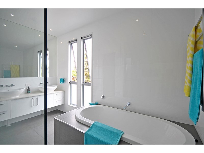 22 Lakeside Avenue, Broadbeach Waters QLD 4218