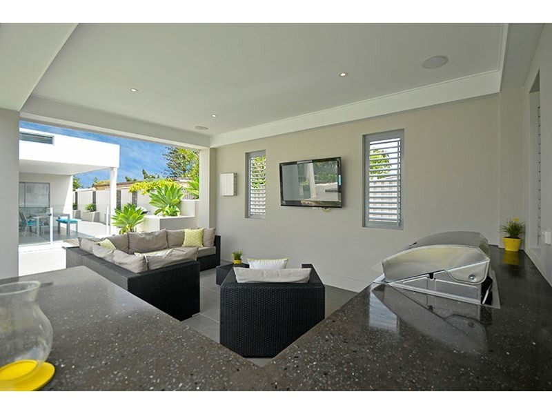 22 Lakeside Avenue, Broadbeach Waters QLD 4218