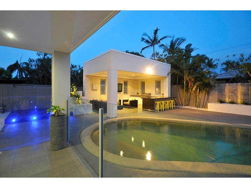 22 Lakeside Avenue, Broadbeach Waters QLD 4218