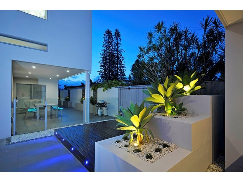 22 Lakeside Avenue, Broadbeach Waters QLD 4218