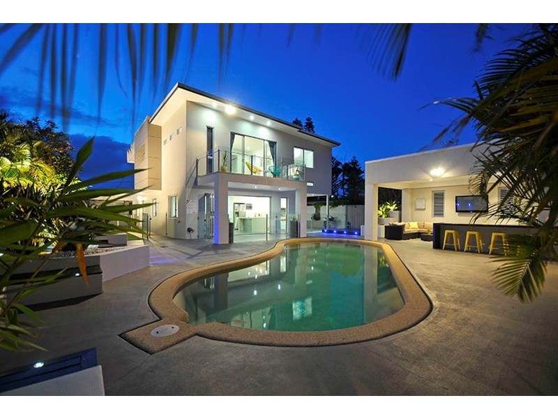 22 Lakeside Avenue, Broadbeach Waters QLD 4218