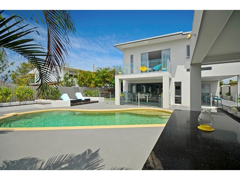 22 Lakeside Avenue, Broadbeach Waters QLD 4218