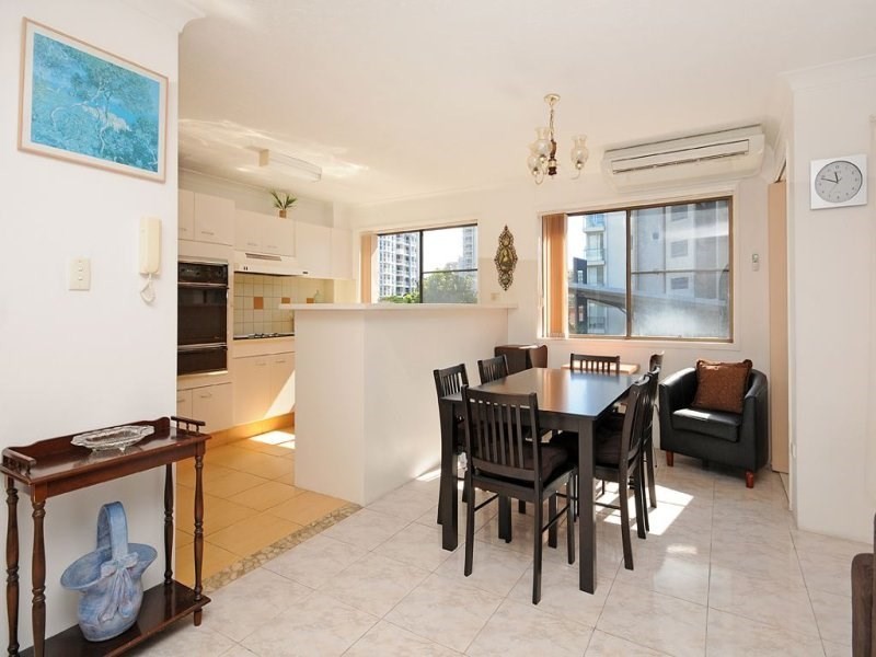4/15 Mermaid Avenue, Mermaid Beach QLD 4218