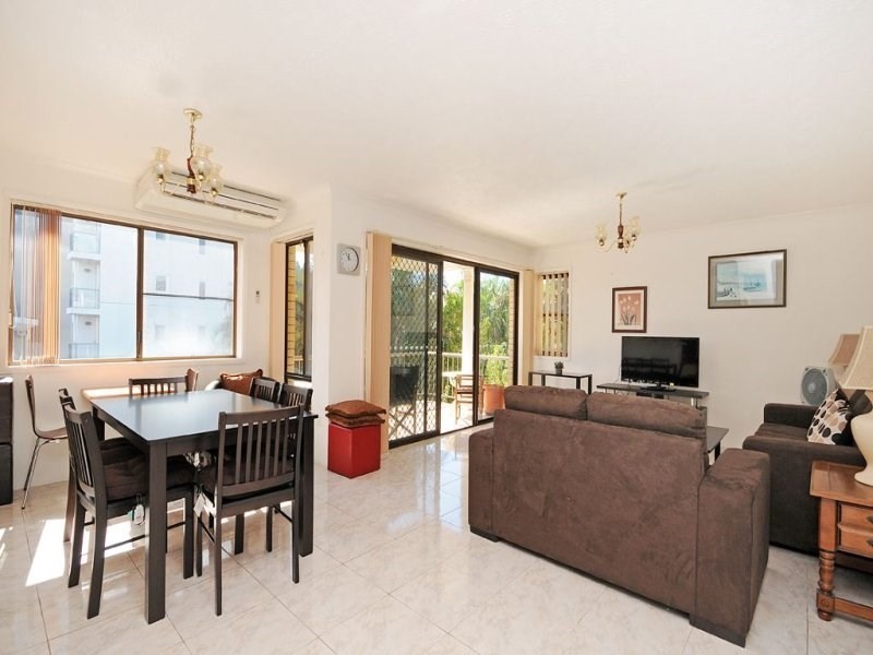 4/15 Mermaid Avenue, Mermaid Beach QLD 4218