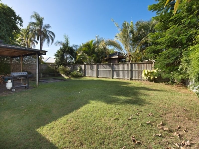 42 Allambi Avenue, Broadbeach Waters QLD 4218