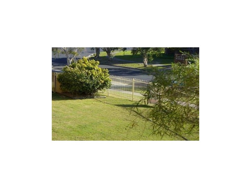 6/4 Rolan Court, Palm Beach QLD 4221