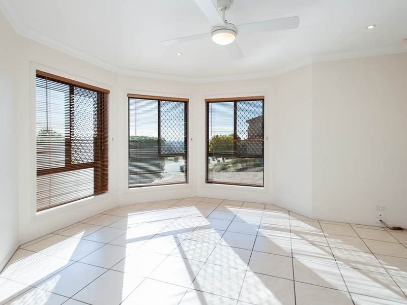 82 Kincaid Drive, Highland Park QLD 4211