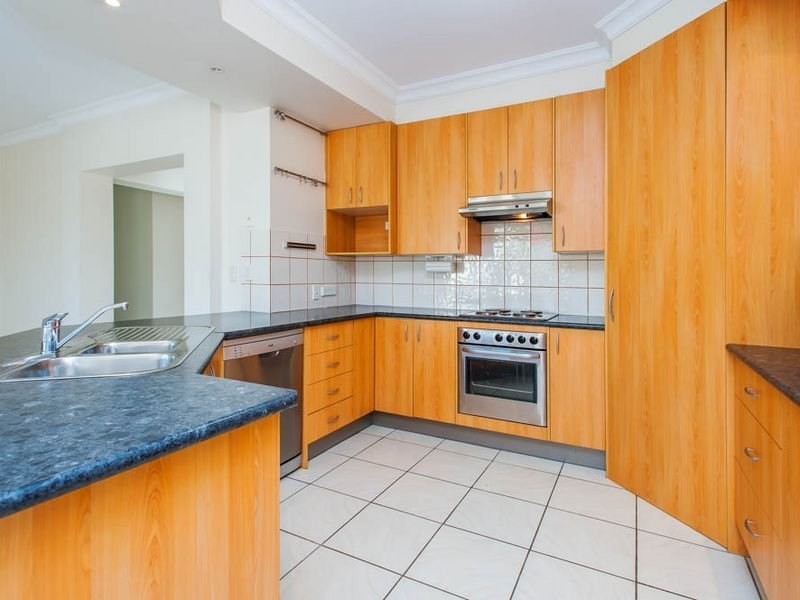 82 Kincaid Drive, Highland Park QLD 4211