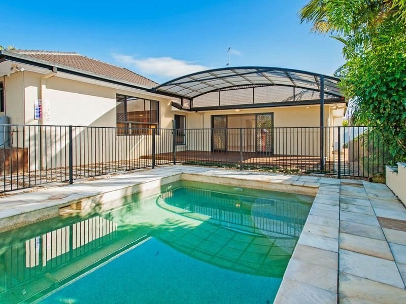 82 Kincaid Drive, Highland Park QLD 4211