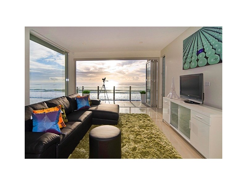 129 Jefferson Lane, Palm Beach QLD 4221