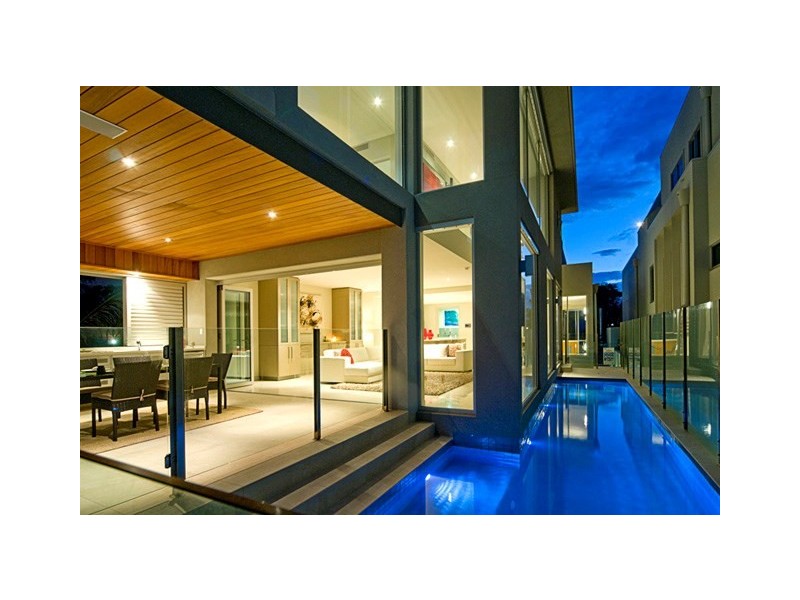 129 Jefferson Lane, Palm Beach QLD 4221