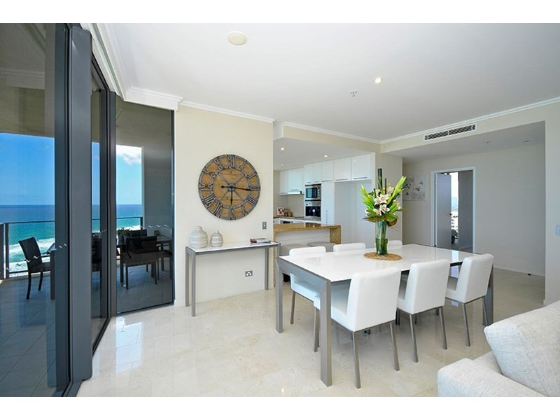 42/173 Old Burleigh Road, Broadbeach QLD 4218