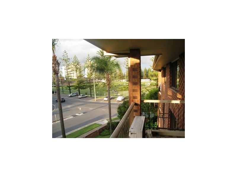 8/150 Surf Parade, Broadbeach QLD 4218