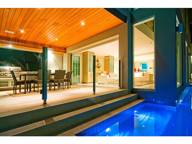 129 Jefferson Lane, Palm Beach QLD 4221