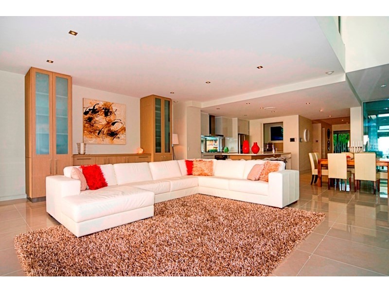 129 Jefferson Lane, Palm Beach QLD 4221