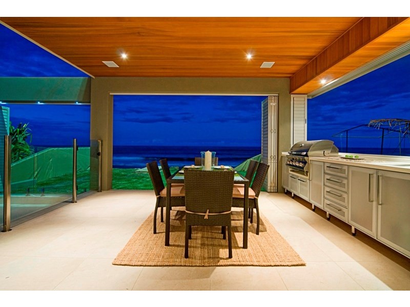 129 Jefferson Lane, Palm Beach QLD 4221