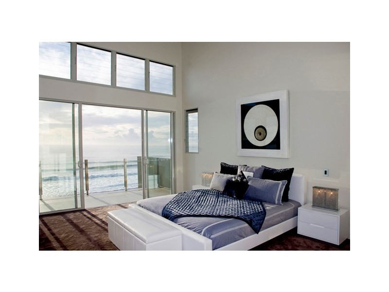 129 Jefferson Lane, Palm Beach QLD 4221