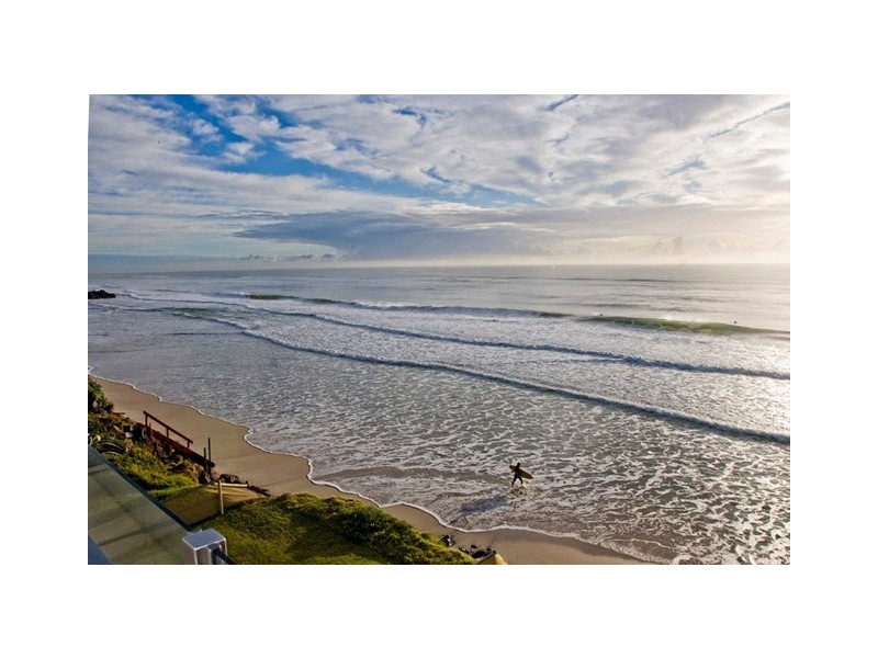 129 Jefferson Lane, Palm Beach QLD 4221