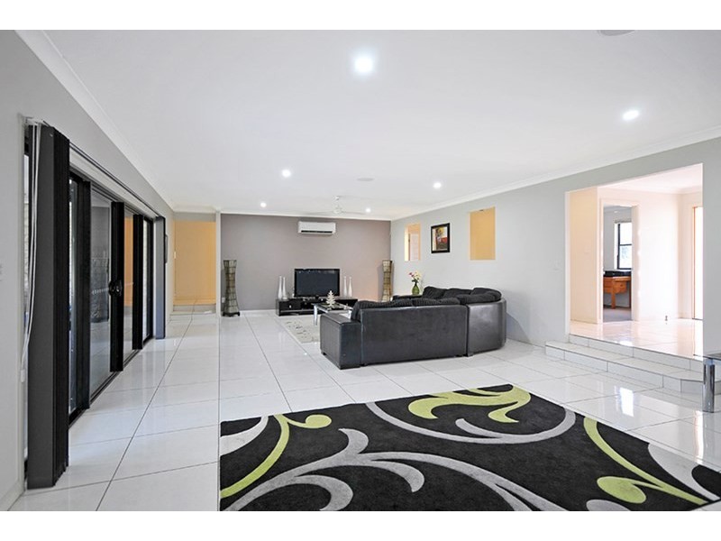 30 Mountainview Crest, Mount Nathan QLD 4211