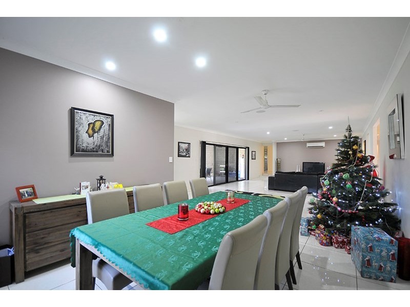 30 Mountainview Crest, Mount Nathan QLD 4211