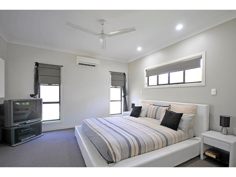 30 Mountainview Crest, Mount Nathan QLD 4211