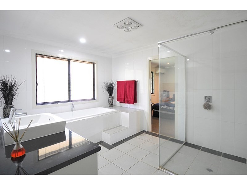 30 Mountainview Crest, Mount Nathan QLD 4211